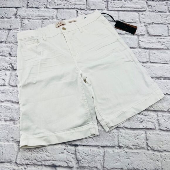 NWT Jen 7 by 7 For All Mankind Women's Size 12 White Shorts Bermuda Jean Denim - Picture 1 of 13